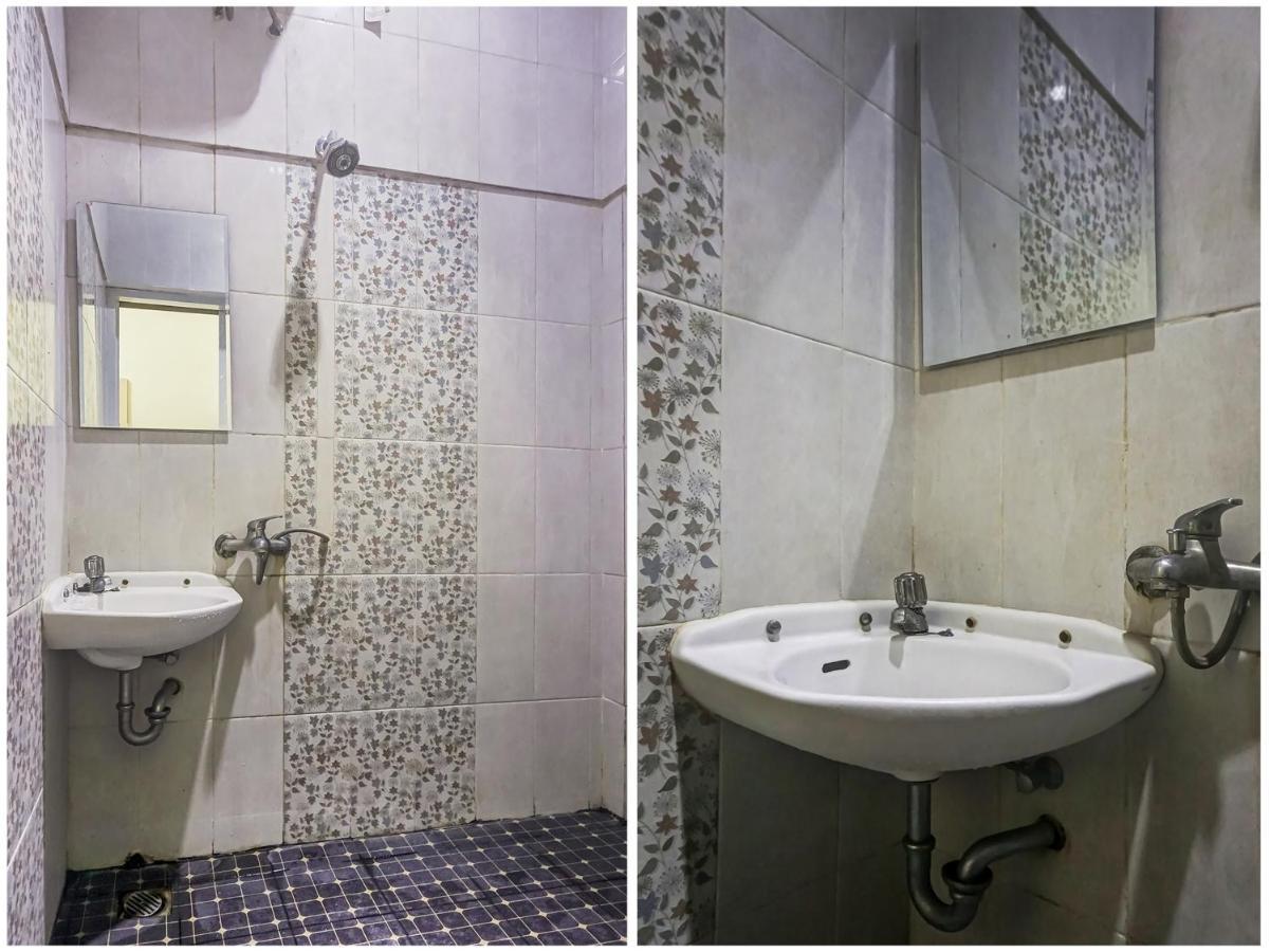 B Shaw Hotel Jakarta Exterior photo